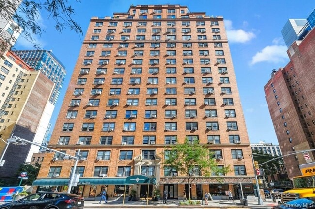 Building Photo - 433 W 34th St.