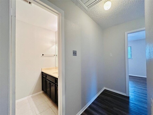 Building Photo - 7001 Winedale Dr