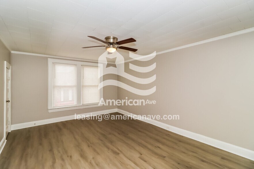 Building Photo - 320 S Cline Ave