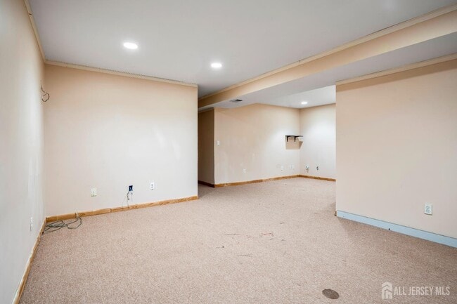 Building Photo - 11 Windsong Cir