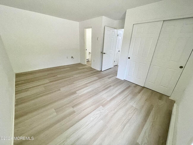 Building Photo - 175 Amberly Dr