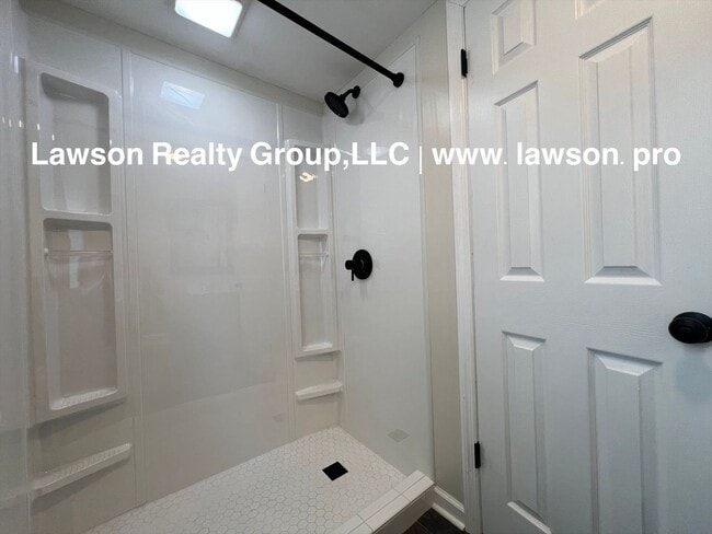 Building Photo - Updated Ranch in Glenvar with Garage and Bonus Room