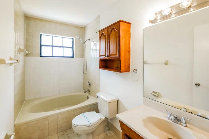 Building Photo - 2615 Biscayne Blvd