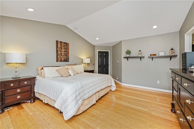 Building Photo - 636 Yardley Ct