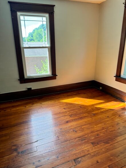 Bedroom - 119 Butternut Ave