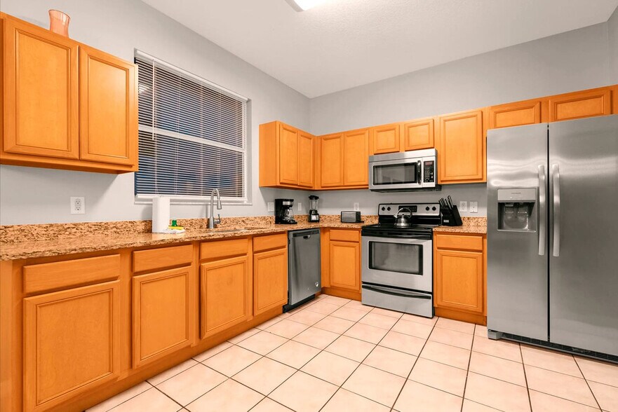 Building Photo - 337 Orista Dr