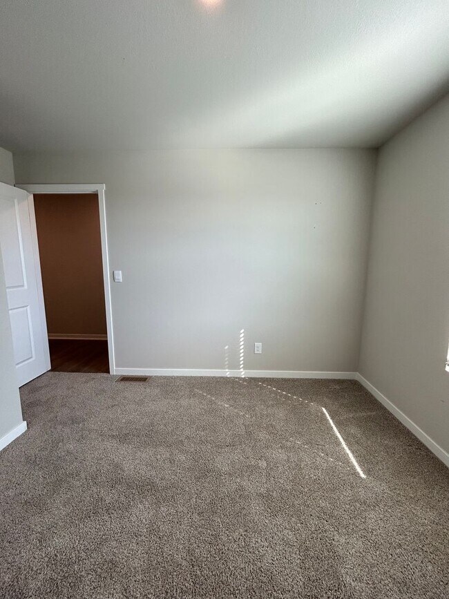 Building Photo - Your Dream Home Awaits in Gretna, NE!