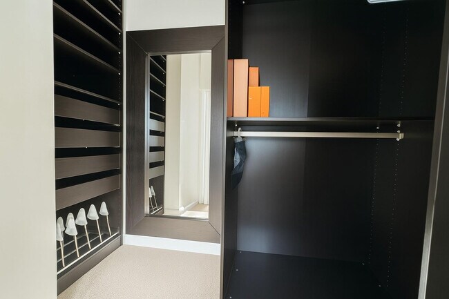 Building Photo - 303 St