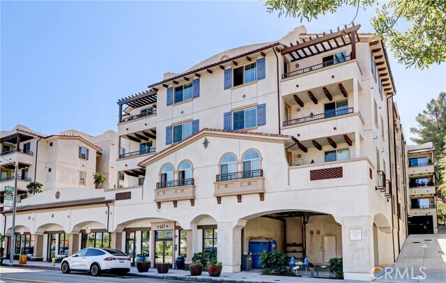 Building Photo - 627 Deep Valley Dr