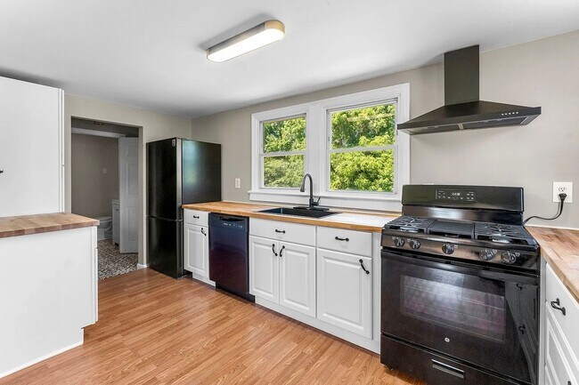 Building Photo - 2302 Lighthouse View Dr