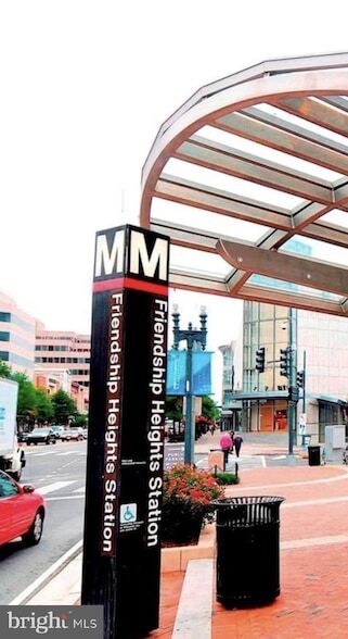 Building Photo - 4550 N Park Ave