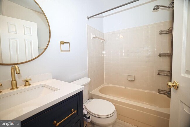Building Photo - 14436 Whisperwood Ct