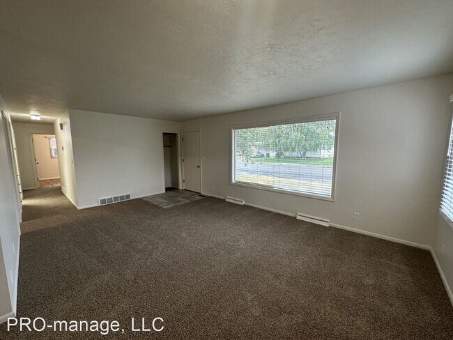 Building Photo - 5 br, 2 bath House - 1025 Homer Ave.