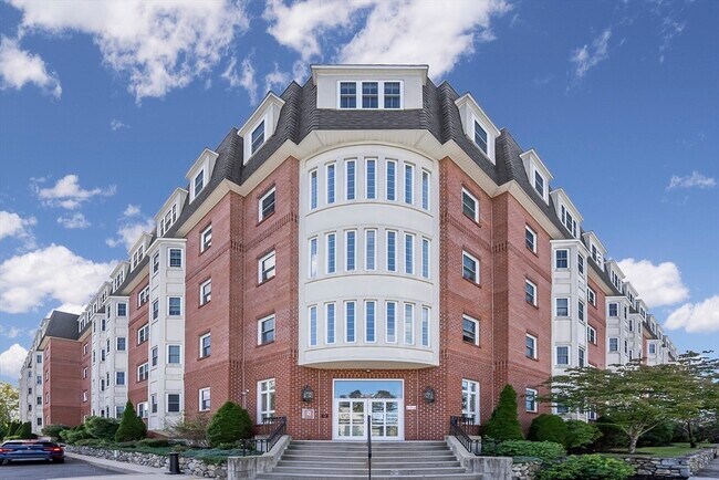 Building Photo - 120 Wyllis Ave