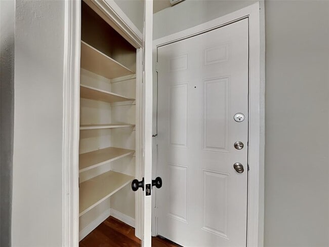 Building Photo - 5003 Hauna Ln