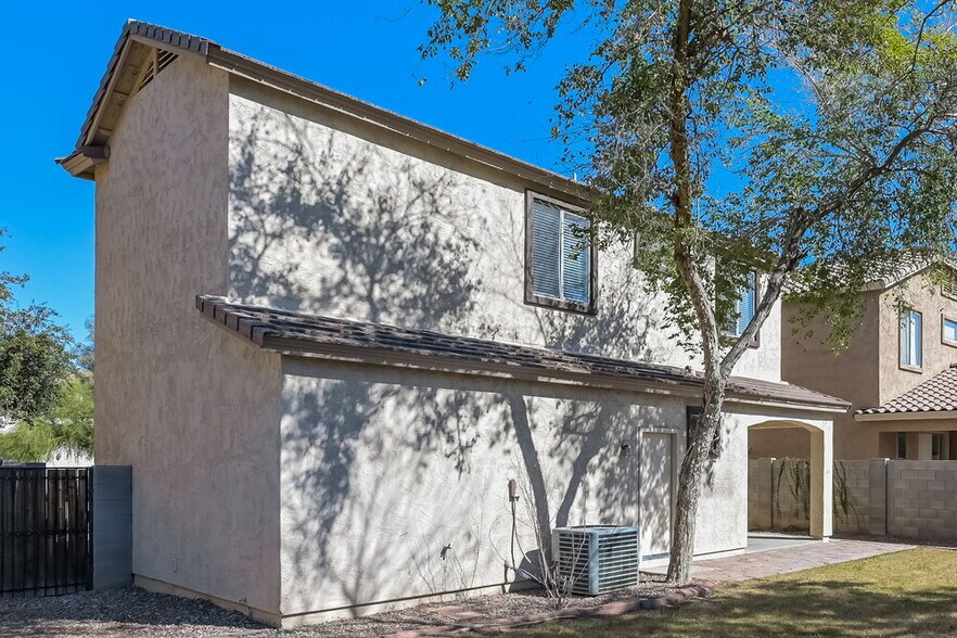 Building Photo - 4237 E Santa Fe Ln