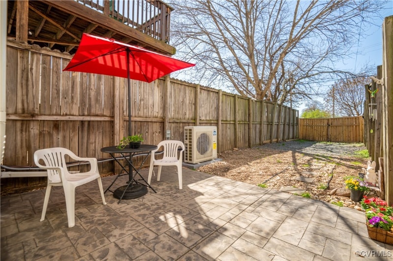 Building Photo - 1513 W Cary St