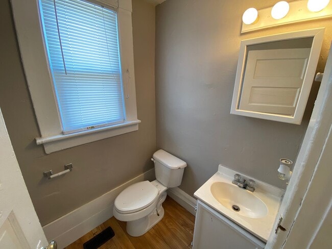 Building Photo - Hunter Ave 1438-1440 MLR