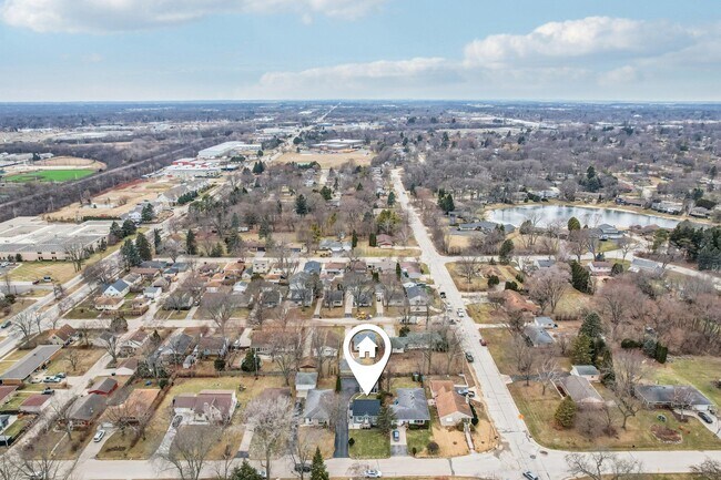 Building Photo - 6463 N Garden Grove Ln