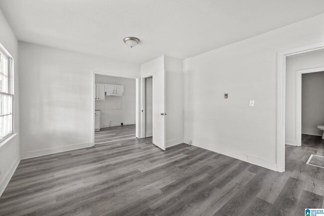 Building Photo - 5000 Court S
