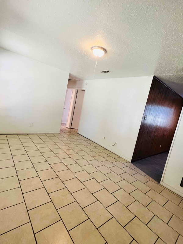 Building Photo - 14616 Joan Dr