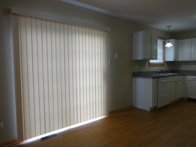 Building Photo - 5154 W Park Ln