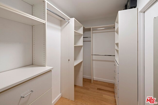 Building Photo - 10134 Angelo View Dr