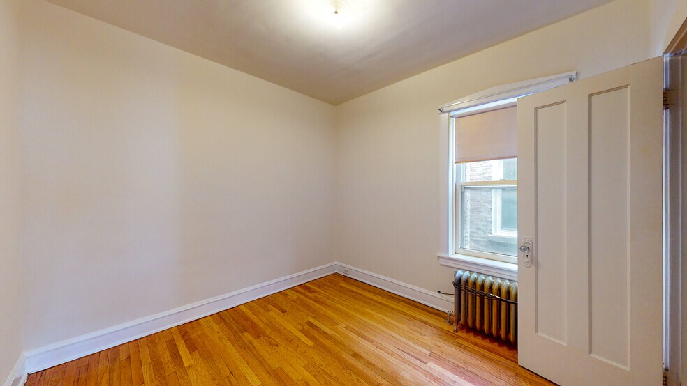 Building Photo - 4839 N Kenneth Ave