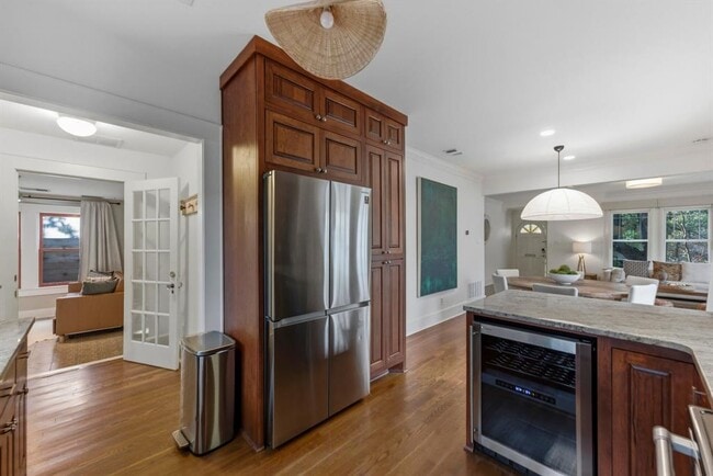 Building Photo - 1601 Alta Vista Ave