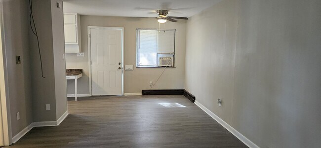 Building Photo - 1434 N Campbell Ave