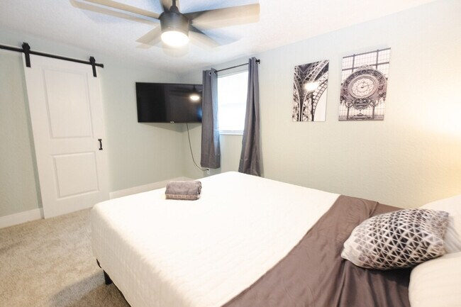 Building Photo - 3007 E 21st Ave