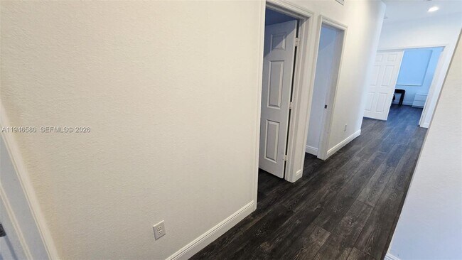 Building Photo - 10032 NW 87th Terrace