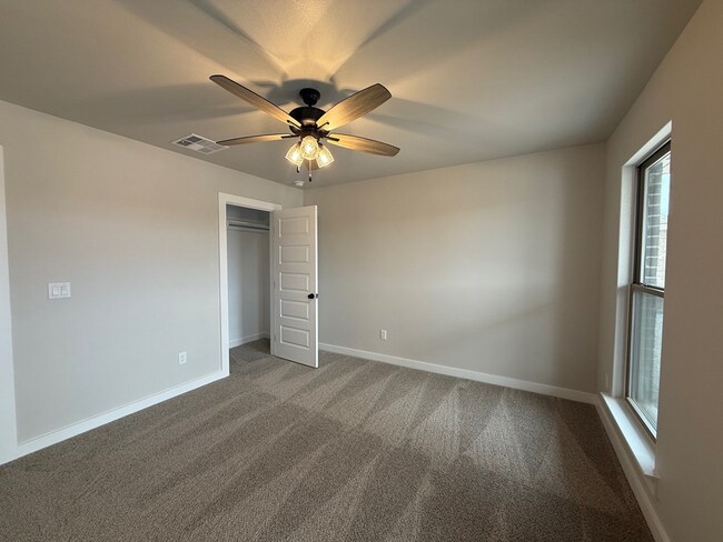 Building Photo - 323 Trailblazer Ln