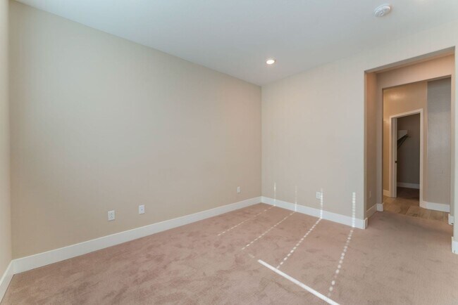 Building Photo - A Meticulously Upgraded Townhouse  *Age Restricted 55+