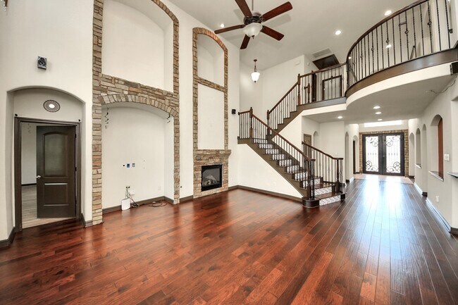 Building Photo - 26407 Wooded Hollow Ln