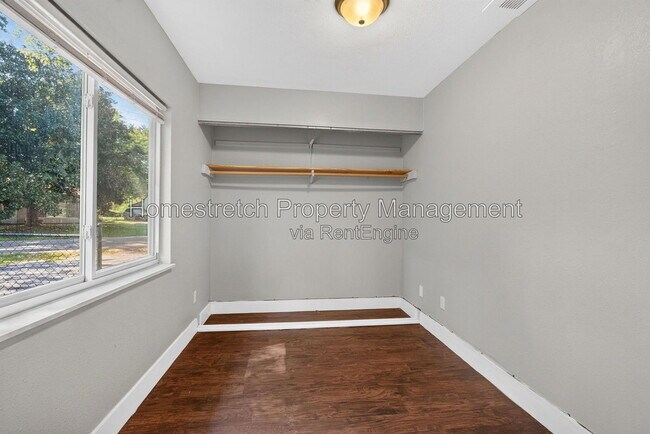 Building Photo - 11948 Bridgevale Ave