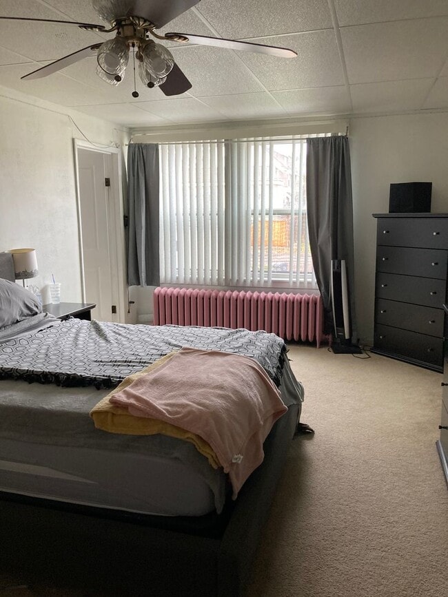 Building Photo - 3+ Bedroom / 2 Bath Single Family Home Ava...