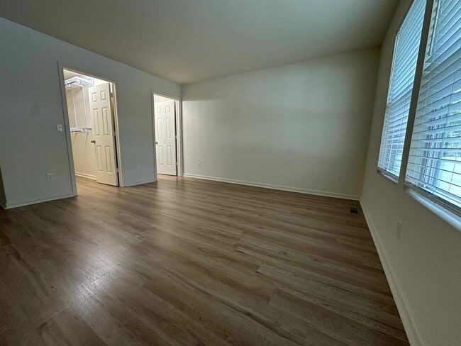Building Photo - 8118 Cypress Cir