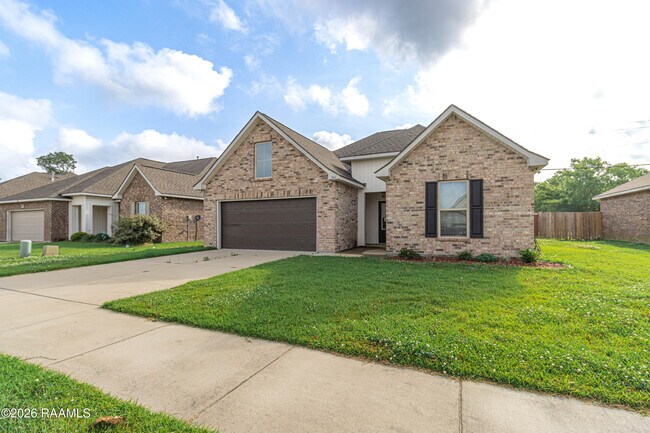 Building Photo - 304 Tall Meadows Ln