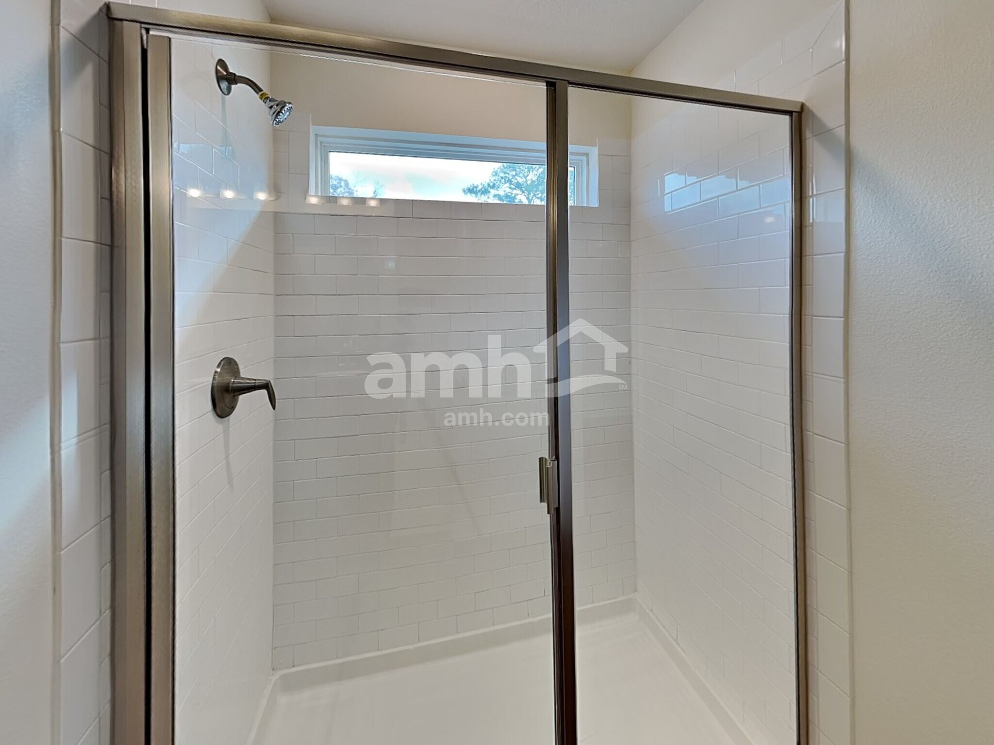 Building Photo - 2437 S Park Ave