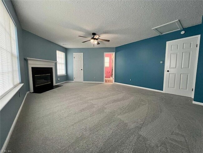 Building Photo - 4930 Cypress Point Cir