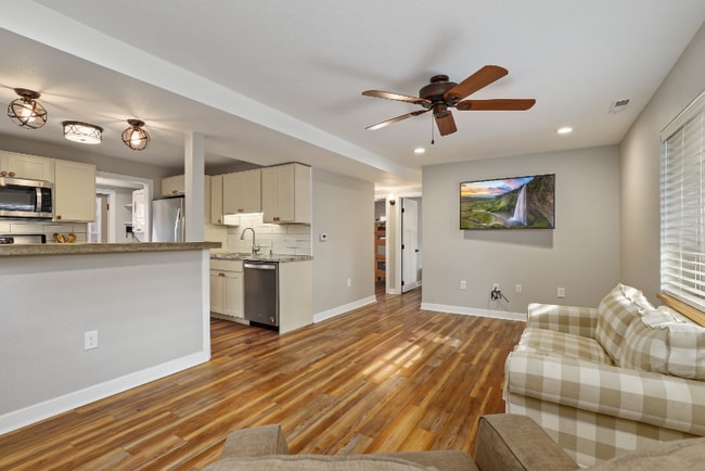 Building Photo - 616 2nd St