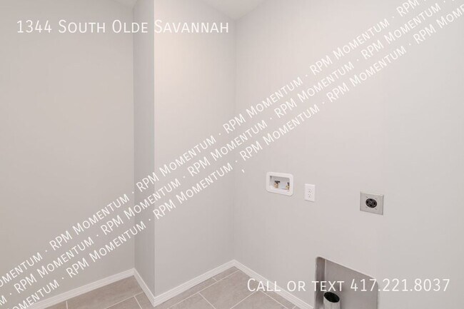 Building Photo - 1344 S Olde Savannah Ave