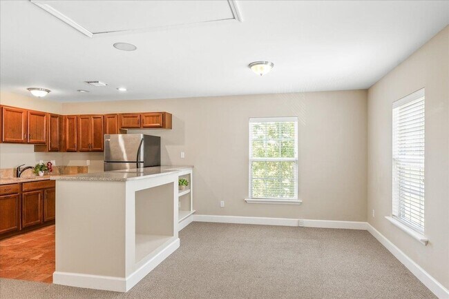 Building Photo - 2458 Goldenrod Wy
