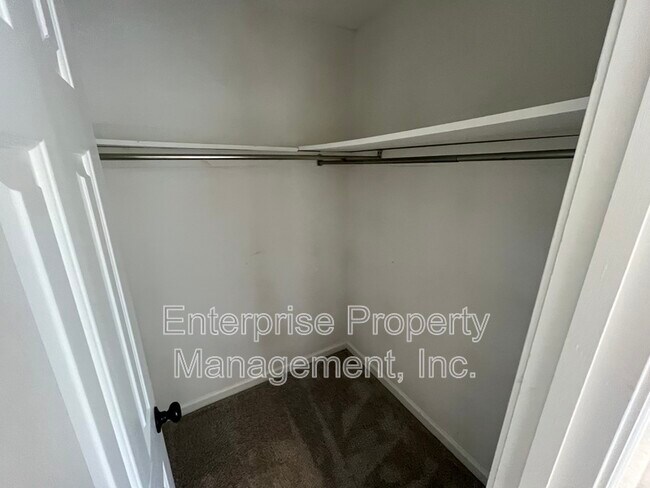 Building Photo - 1764 Chertsy Dr