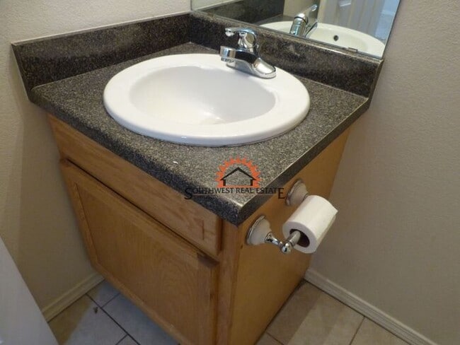 Building Photo - Spacious 2 bedrooms 2 baths apartment.