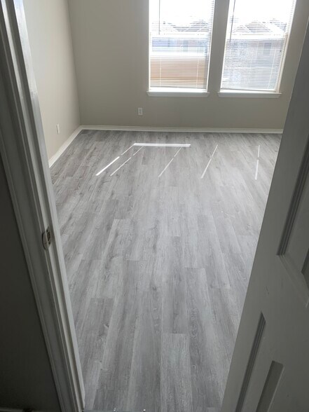 Upstairs bedroom - 719 Claremont Pky