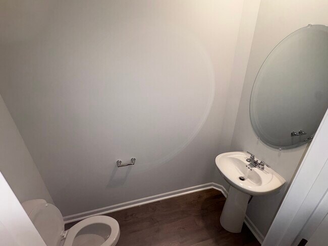 Building Photo - 4316 Oswin Dr