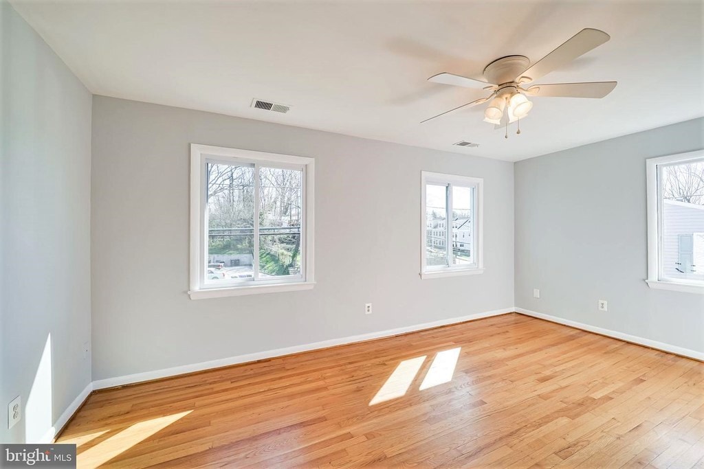 Building Photo - 1912 S Glebe Rd