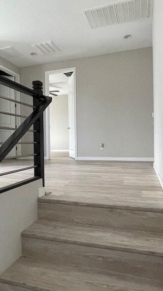 Loft - 901 S Smith Rd